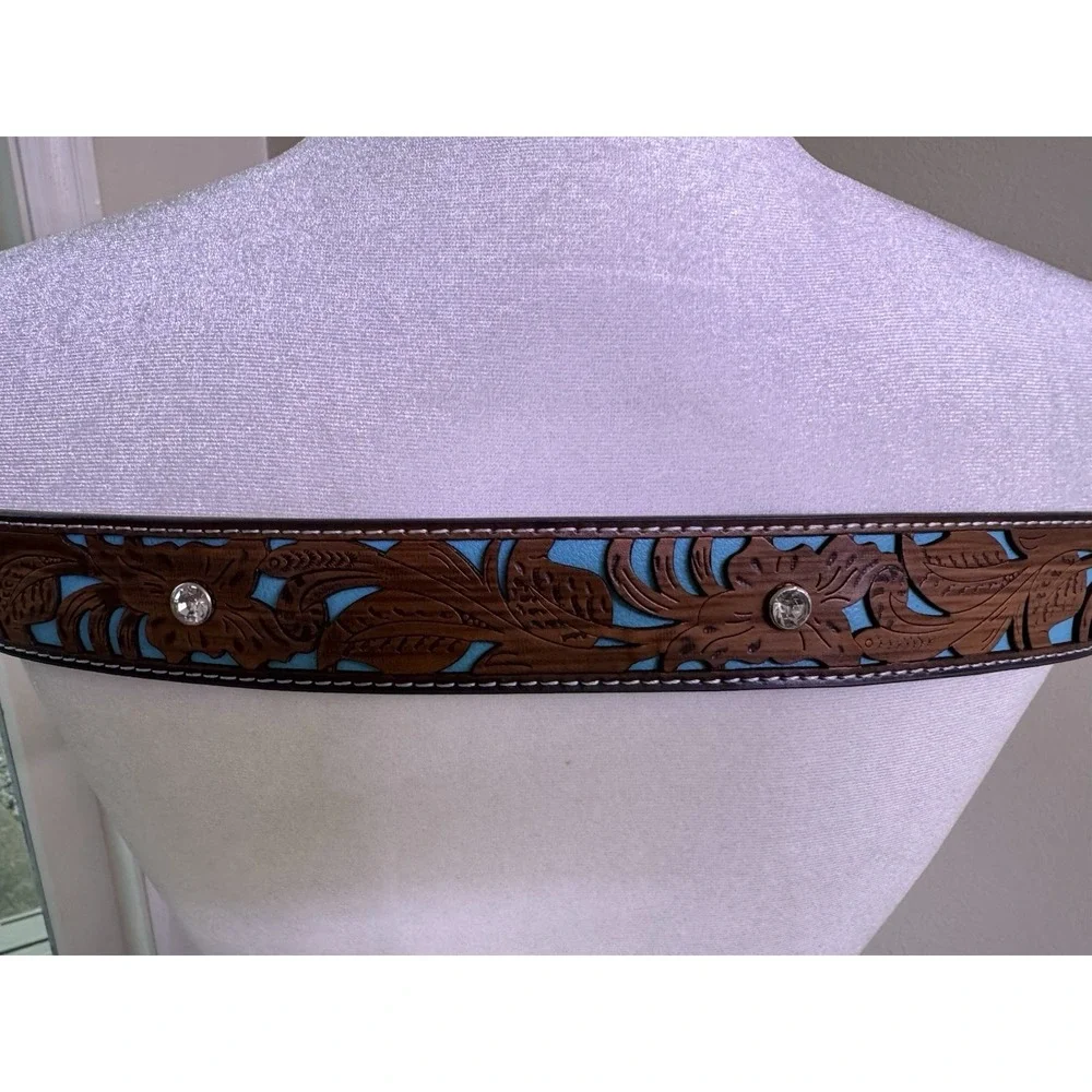 Western Style Floral Belt Featuring A Filigree Inlay & Crystal Accents - Picture 5 of 5